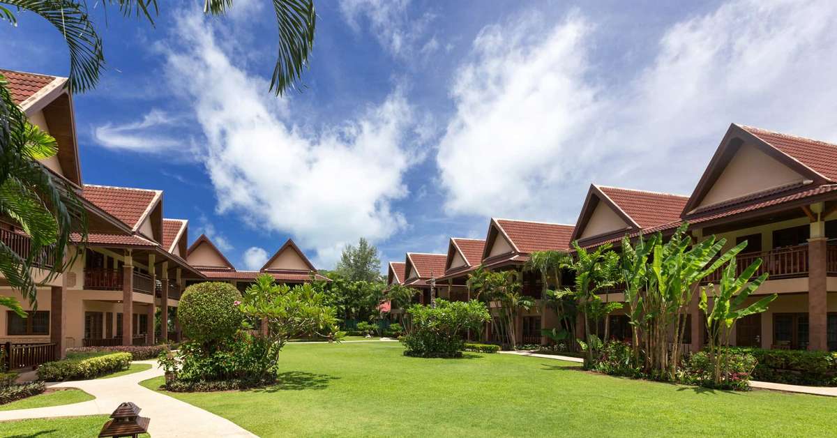 Een foto van de buitenkant van Best Western Premier Bangtao Beach Resort & Spa