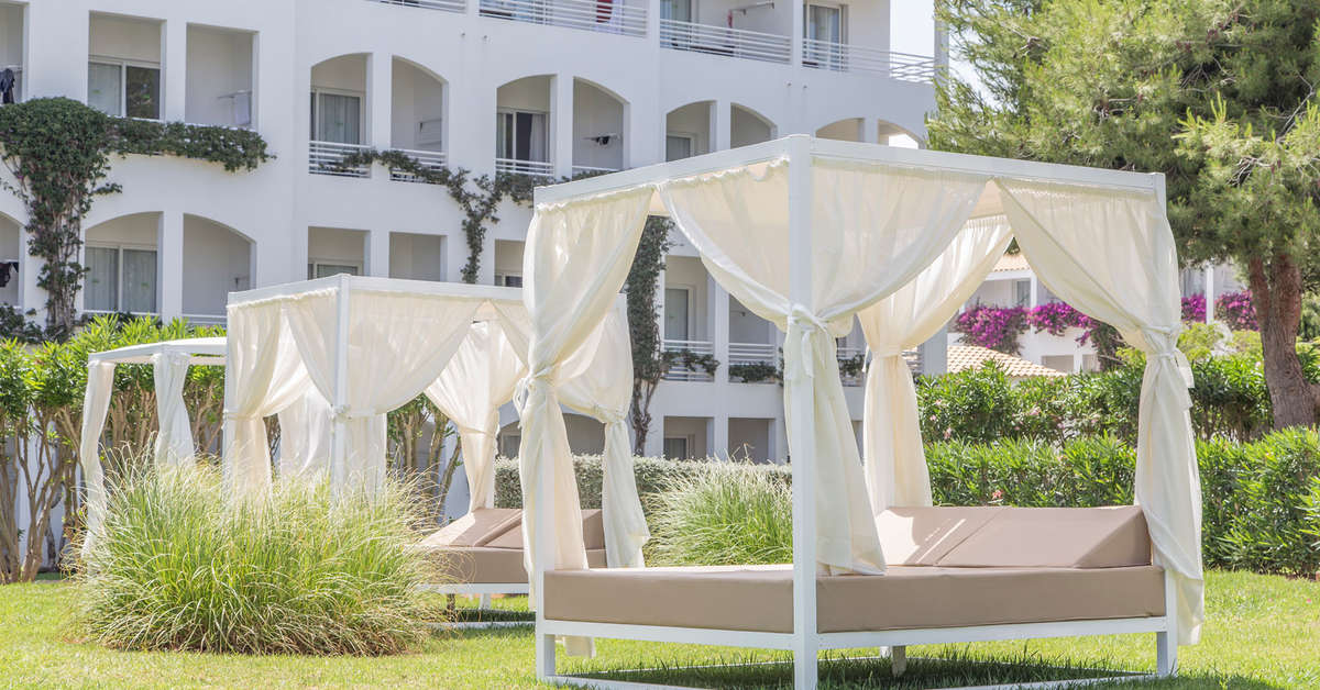 Een foto van het terras bij Prinsotel La Caleta