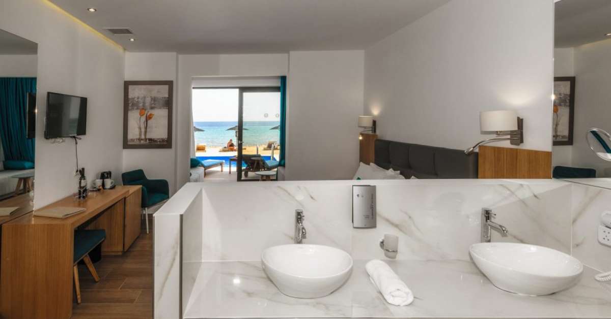Een foto van Cavo Orient Beach Hotel