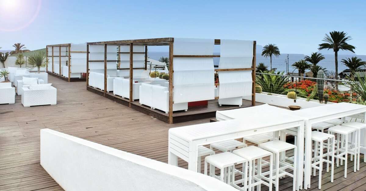 Een foto van het terras bij Alexandre Hotel Gala
