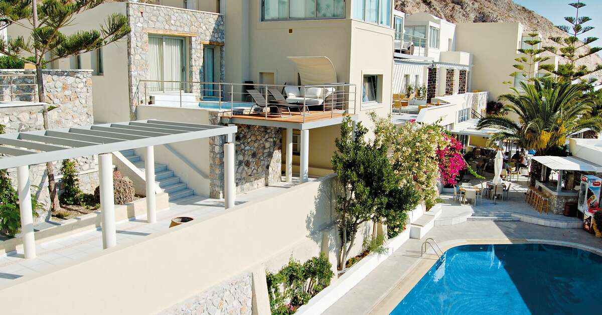Een foto van het zwembad bij Antinea Suites & Spa