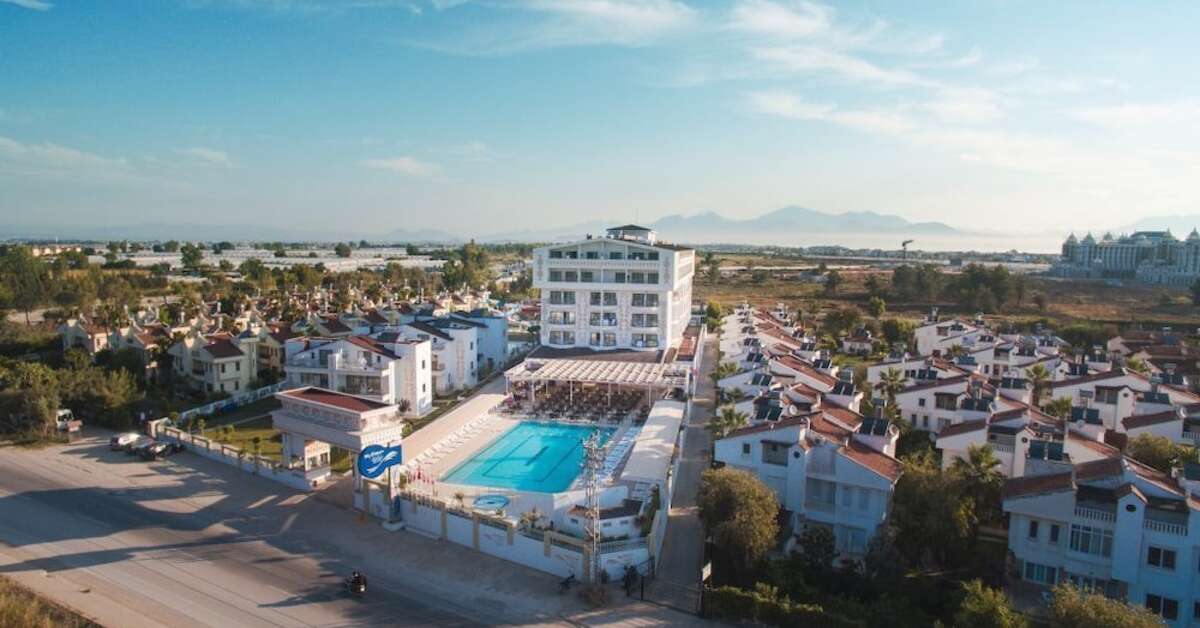 Een foto van het zwembad bij Maya World Park Hotel