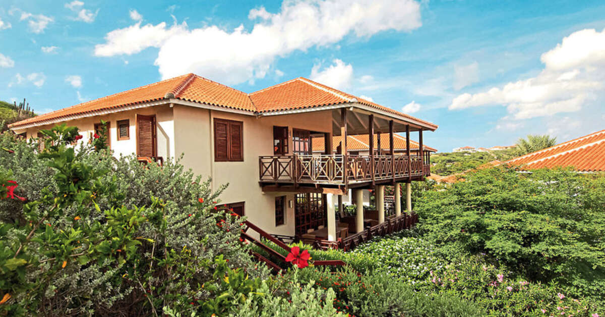Een foto van de buitenkant van Blue Bay Golf & Beach Resort