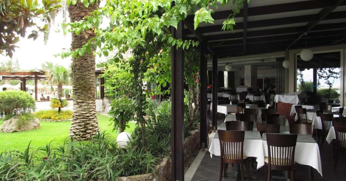 Een foto van het terras bij Cathrin Hotel