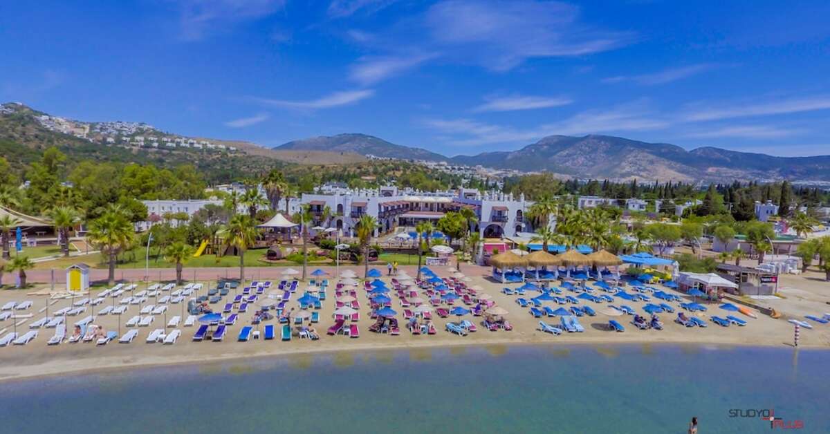 Een foto van het strand bij Costa Bitezhan Hotel