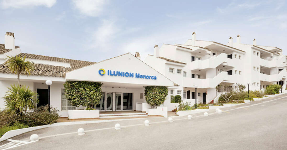 Een foto van de buitenkant van Hotel Ilunion Menorca