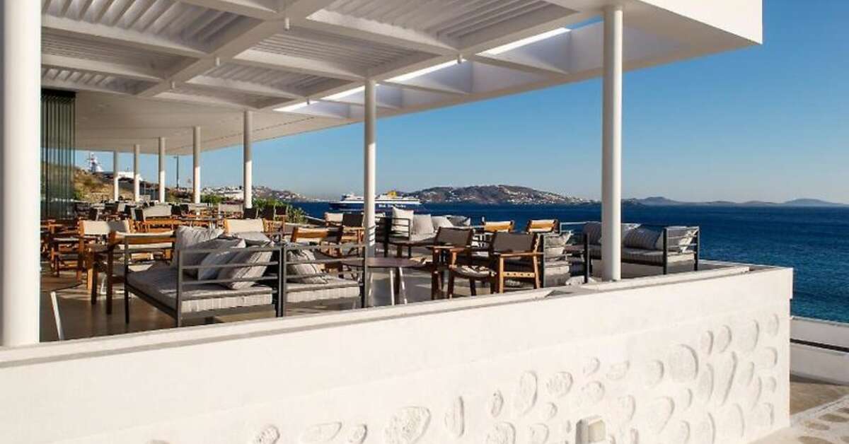 Een foto van het terras bij The Alkistis Hotel