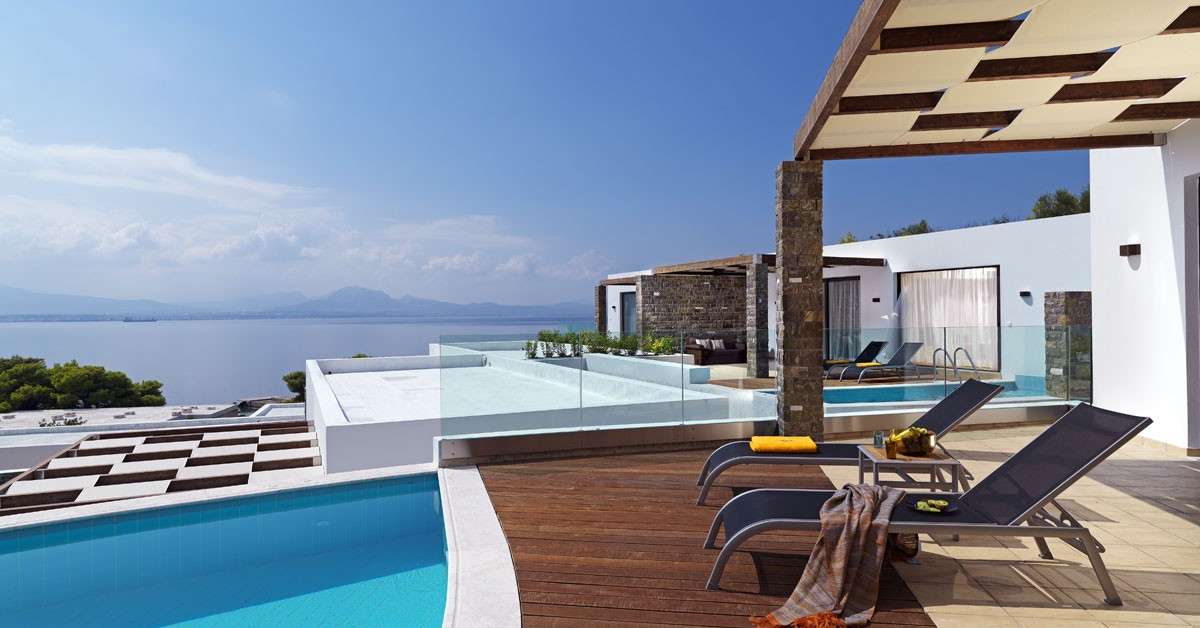 Een foto van het zwembad bij Wyndham Loutraki Poseidon Resort