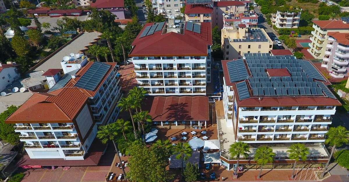 Een foto van de buitenkant van Eftalia Downtown Hotel