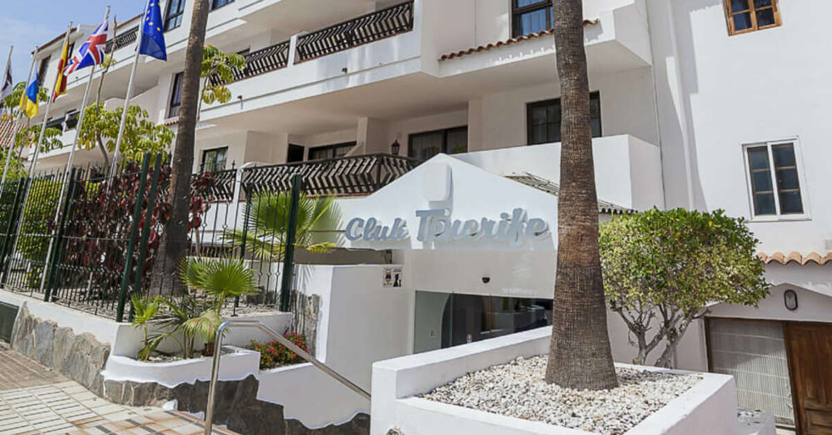 Een foto van de buitenkant van Club Tenerife