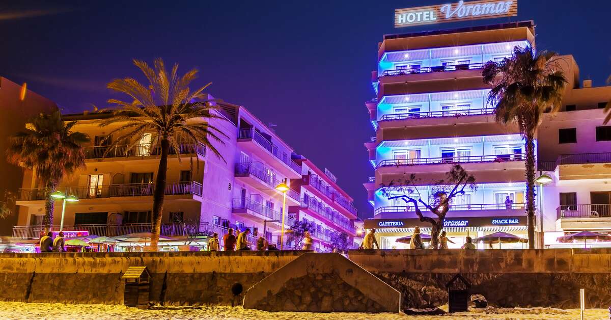 Ein Foto von der Außenansicht des Hotel Voramar