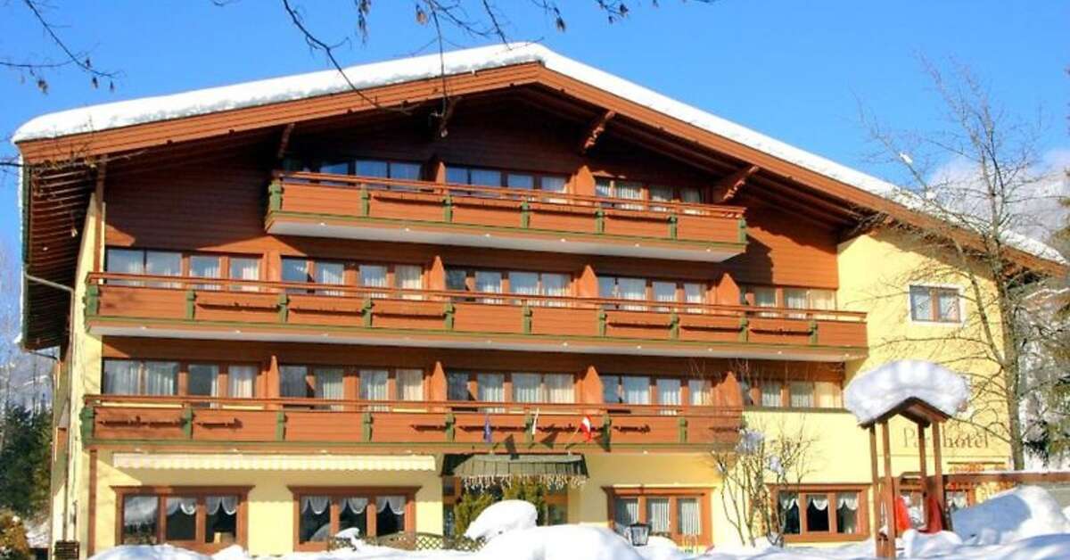 Een foto van de buitenkant van Parkhotel Kirchberg