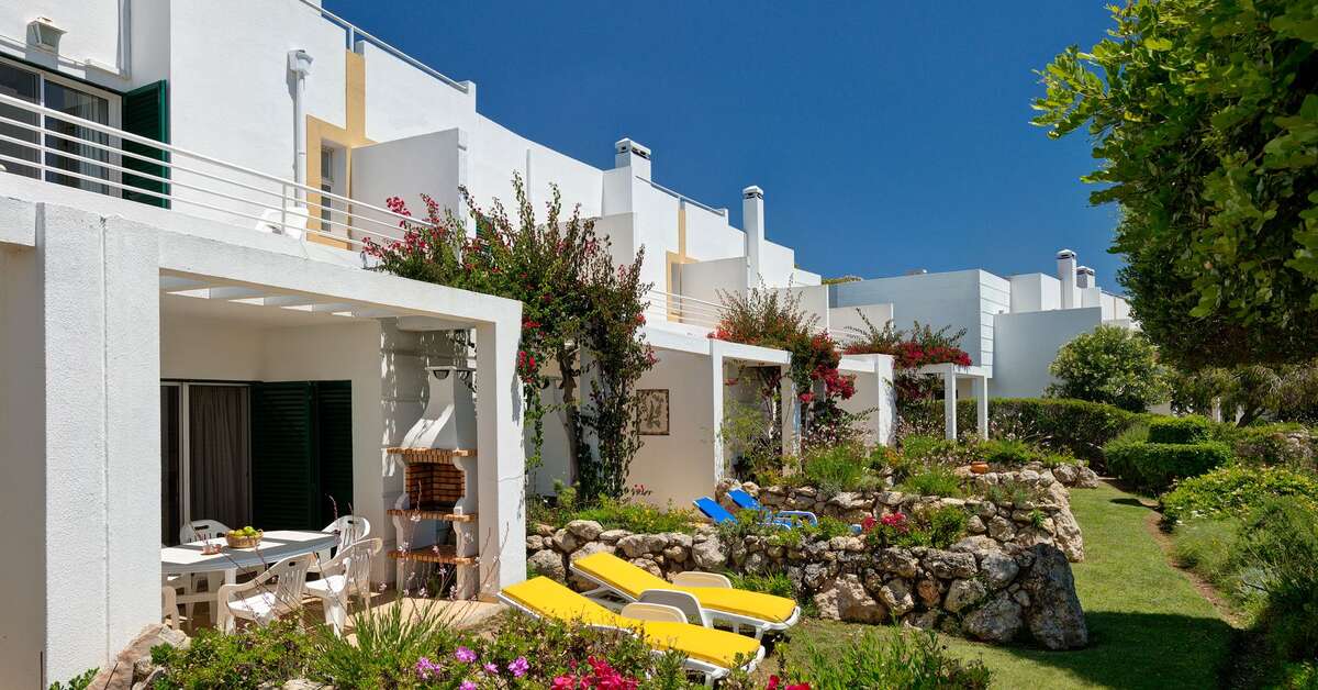 Een foto van de buitenkant van Rocha Brava Resort