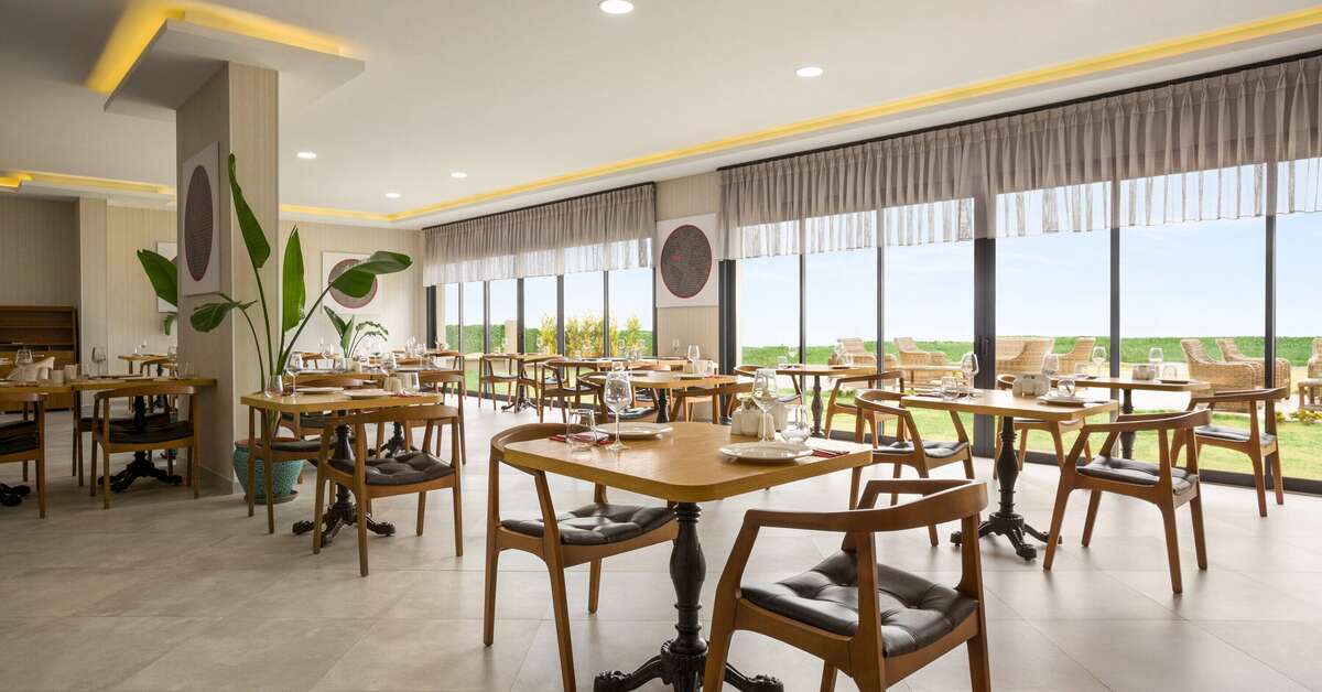 Een foto van Ramada by Wyndham Cesme