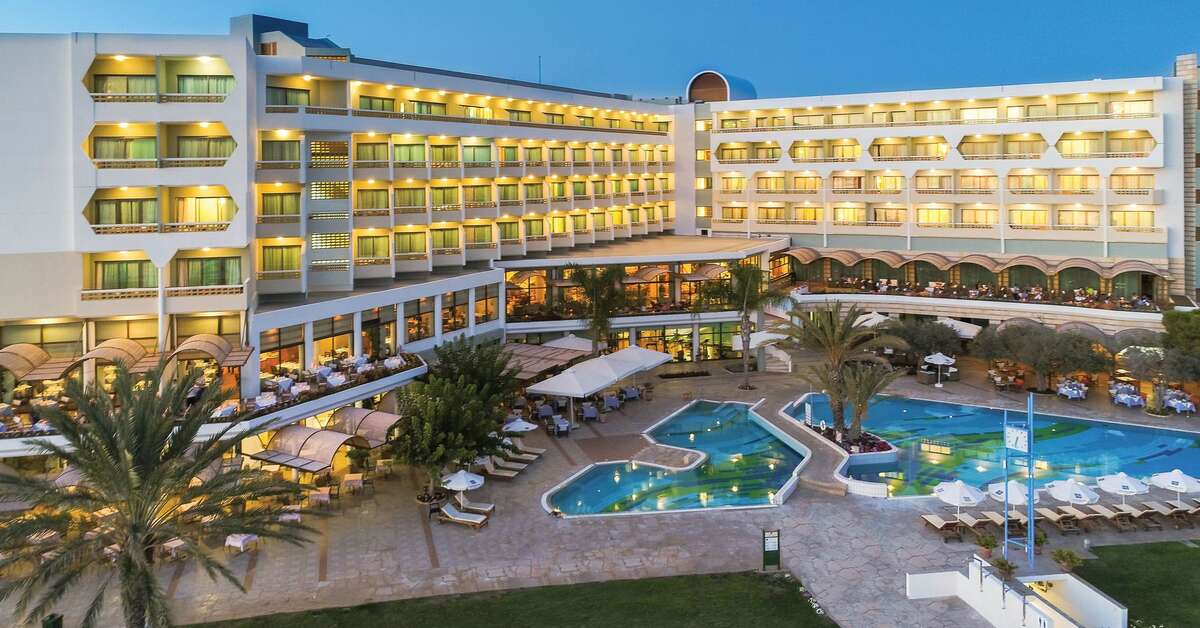Een foto van Constantinou Bros Athena Royal Beach Hotel