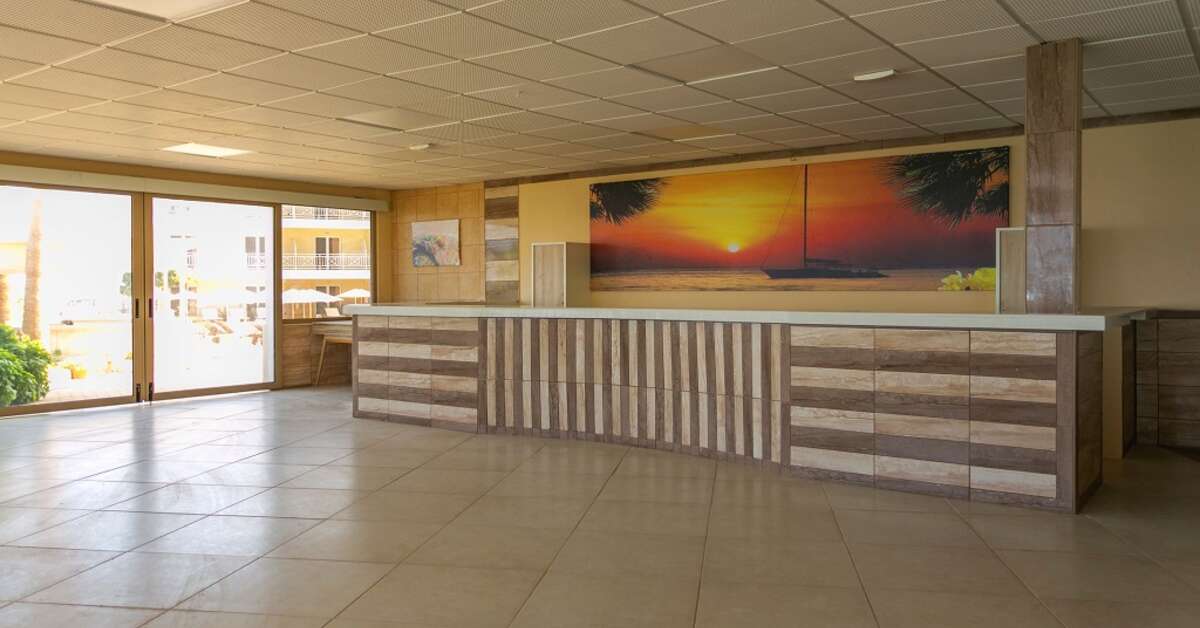 Een foto van het interieur van Sun Bay Hotel