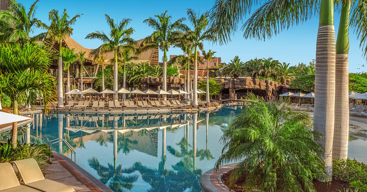 Een foto van het zwembad bij Lopesan Baobab Resort