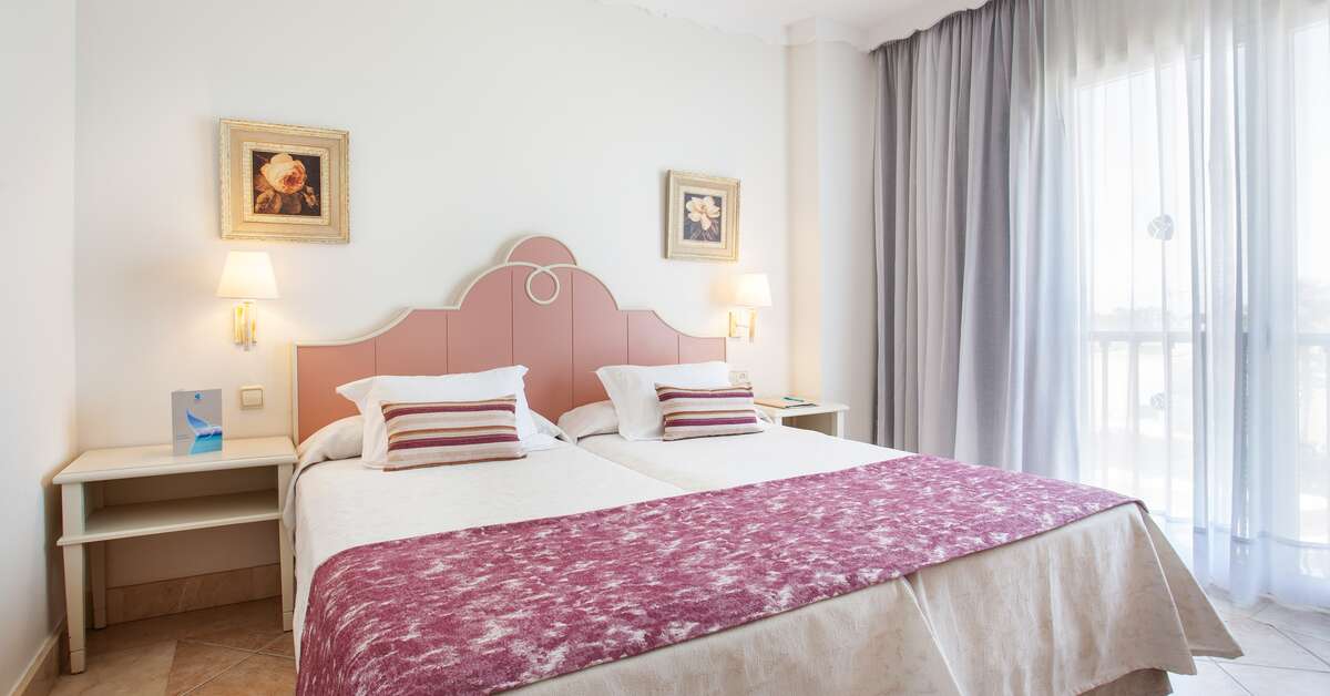 Ein Foto Grupotel Macarella Suites & Spa