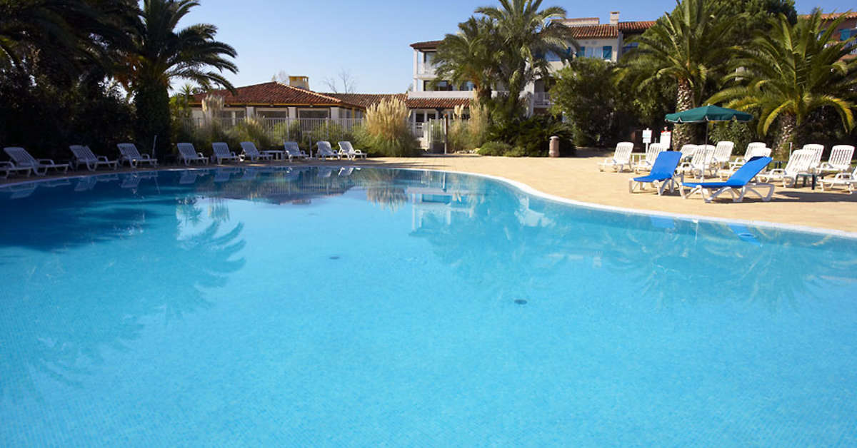 Een foto van het zwembad bij Sowell Hotels Golfe de Saint Tropez