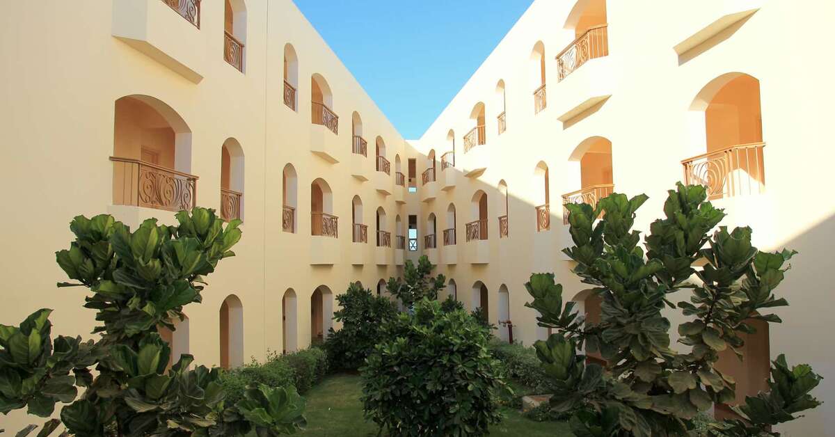 Een foto van de buitenkant van Royal Brayka Resort