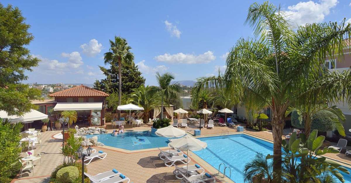 Ein Foto vom Pool im Zeus Village Resort