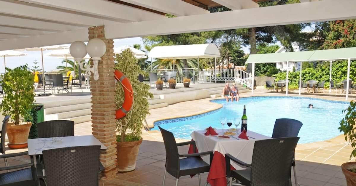 Een foto van het terras bij Hotel Nerja Club & Spa