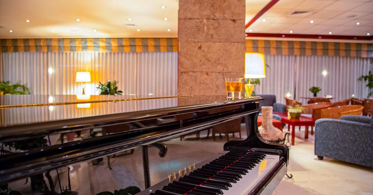 Een foto van het interieur van Mediterranean Hotel
