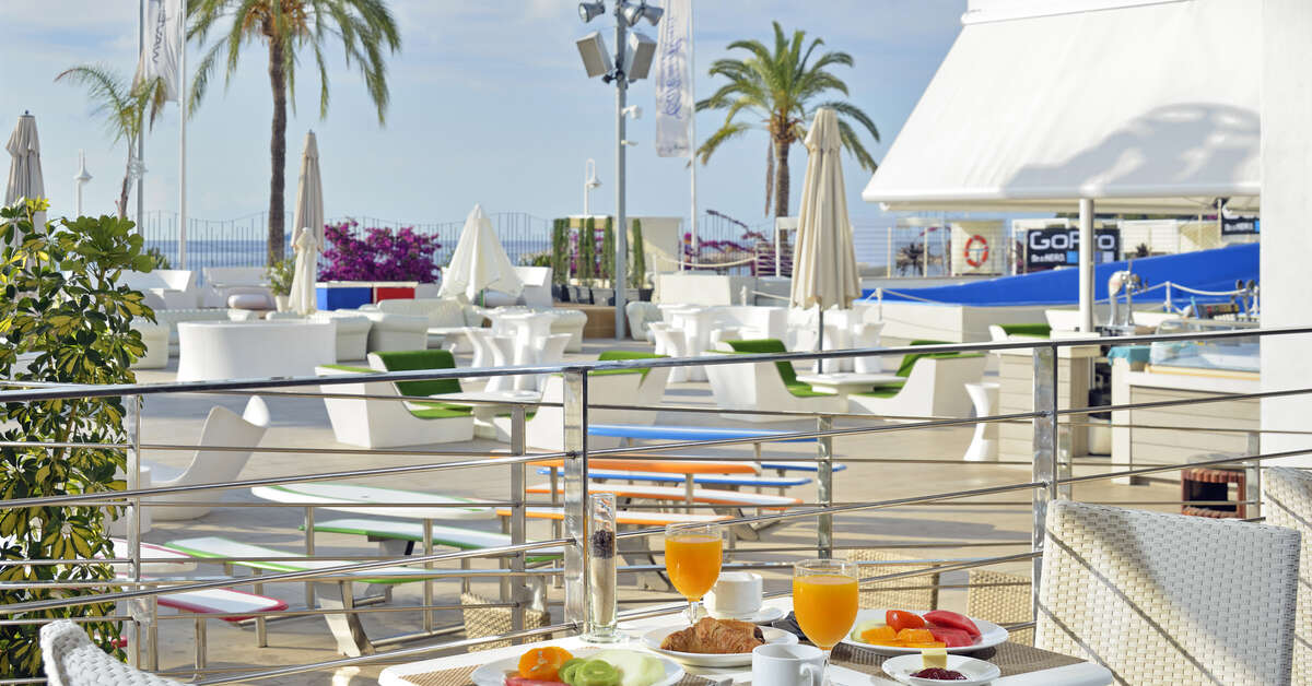 Ein Foto Innside by Melia Wave Calvia