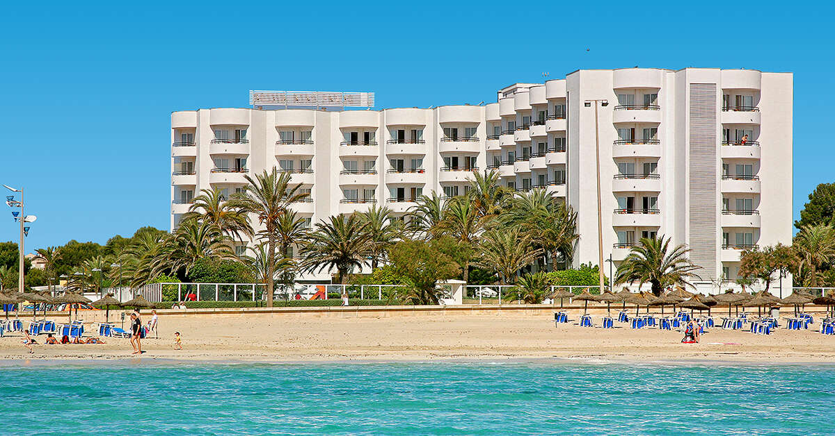 Ein Foto von der Außenansicht des Hipotels Dunas Cala Millor