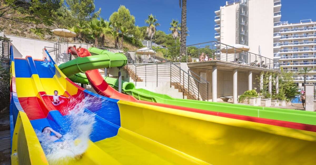 Een foto van het zwembad bij Hotel Oasis Park Splash