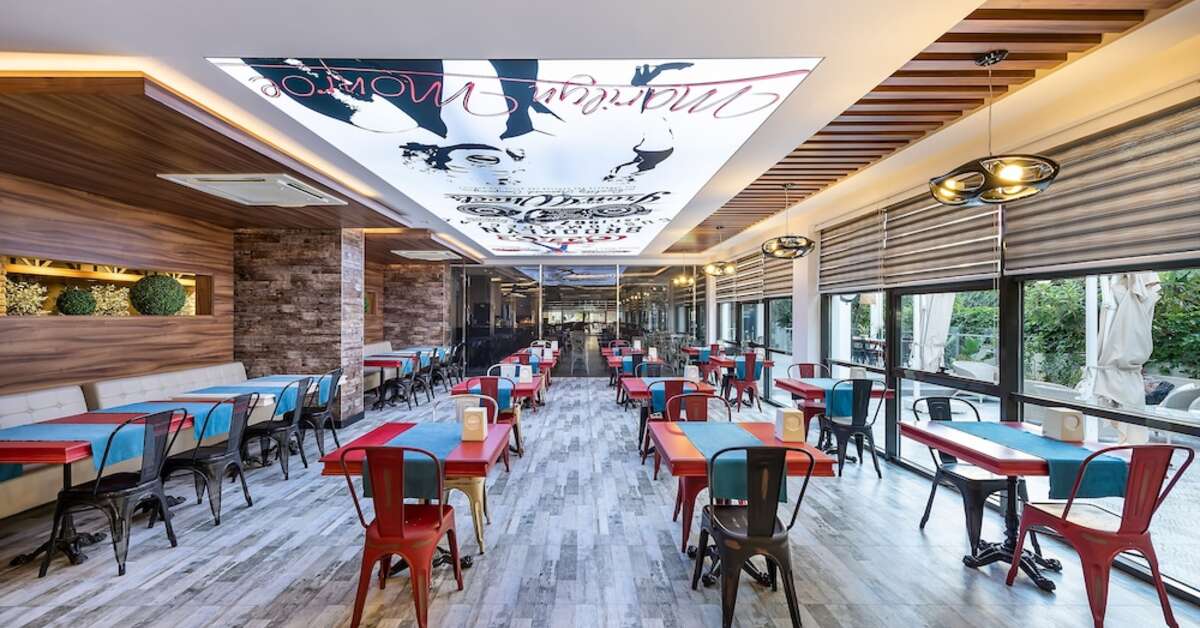 Een foto van de faciliteiten bij White City Beach Hotel