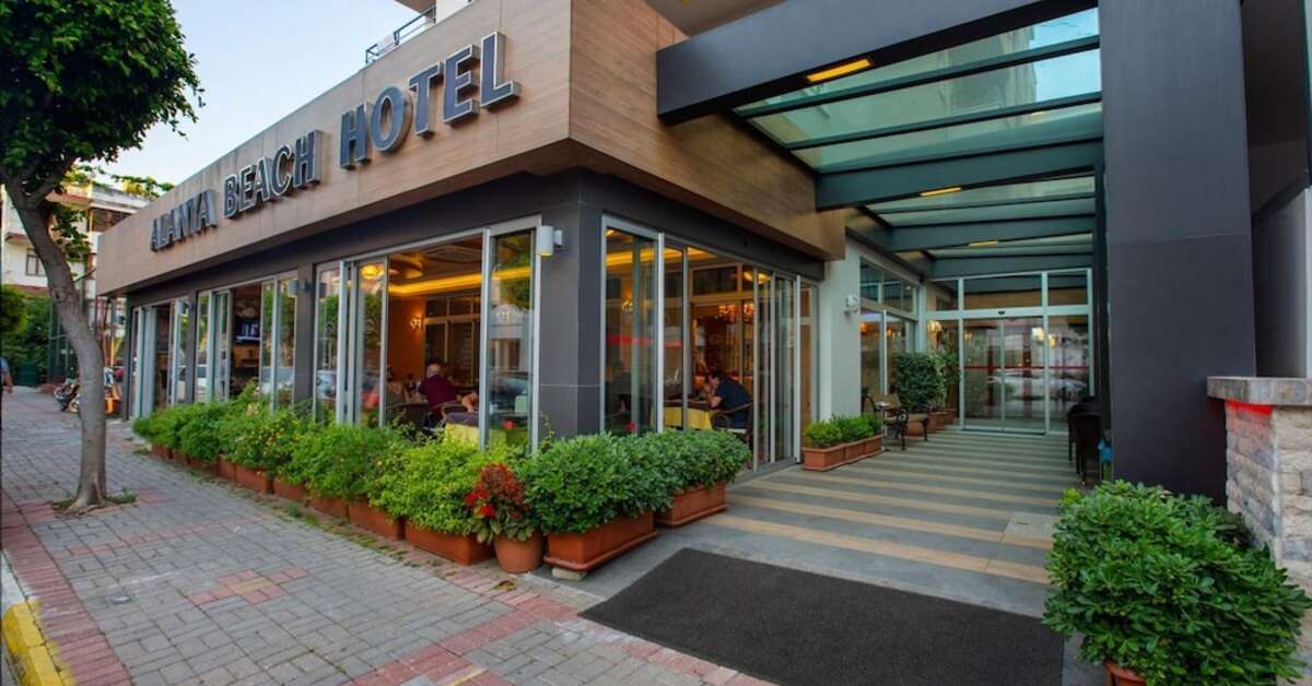 Een foto van de buitenkant van Alanya Beach Hotel