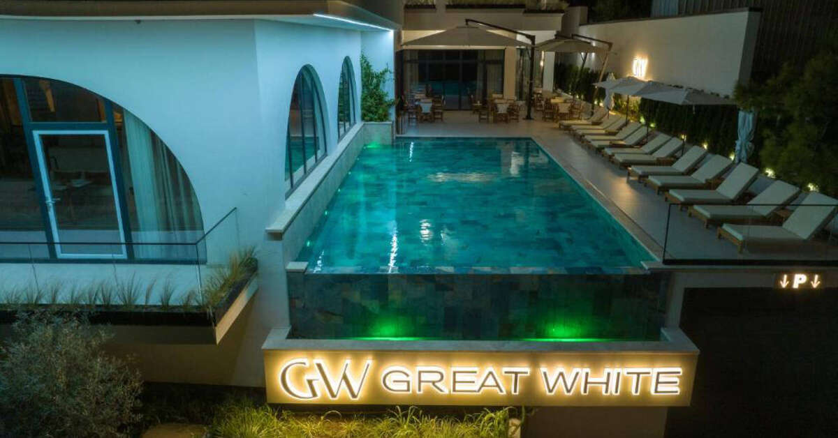 Een foto van Great White Hotel
