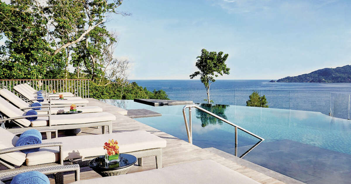 Een foto van het zwembad bij Amari Phuket