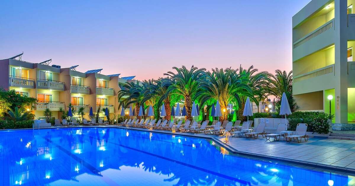 Een foto van het zwembad bij Atrion Resort Hotel & Appartementen