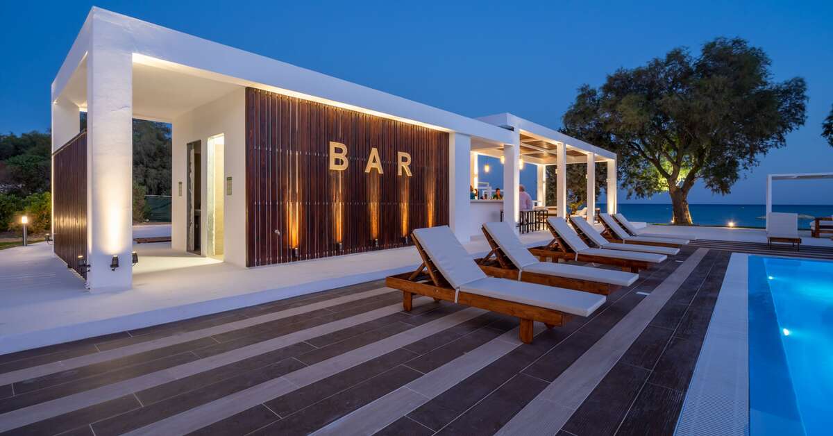 Een foto van de faciliteiten bij Kamari Plus Hotel