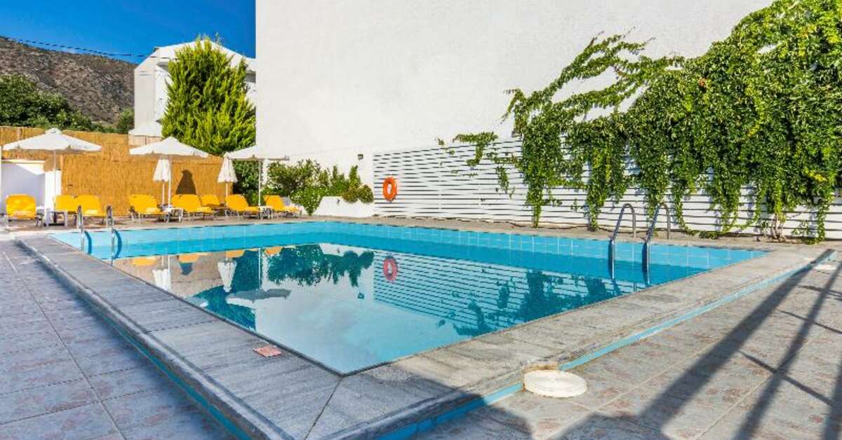 Een foto van het zwembad bij Sergios Hotel
