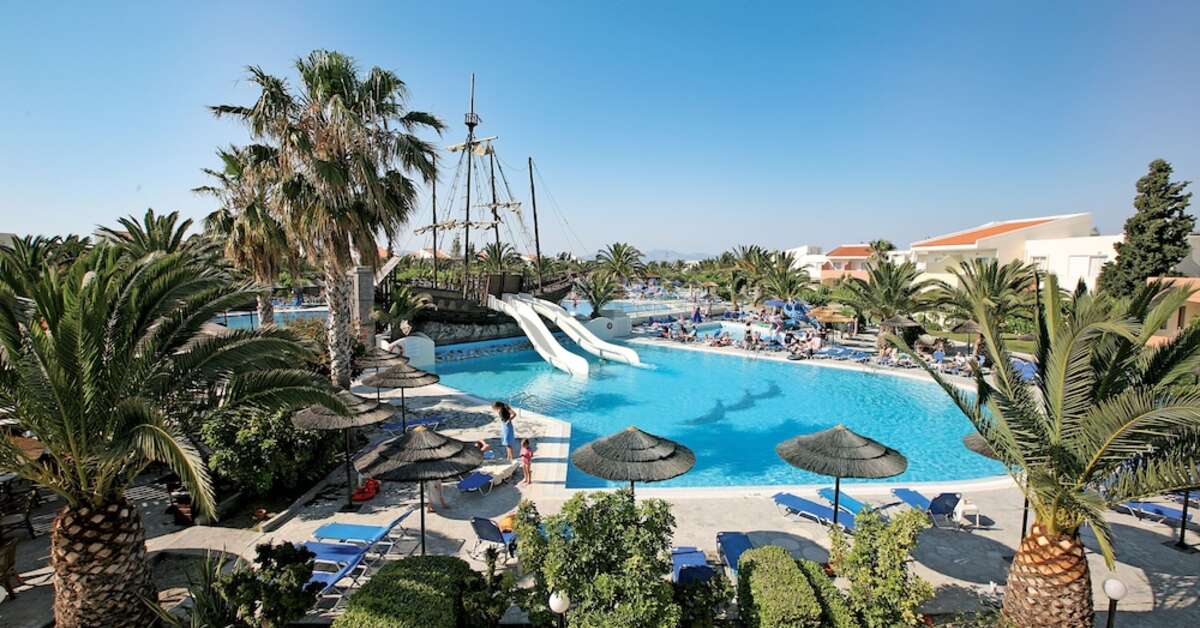 Een foto van het zwembad bij Kipriotis Village Resort