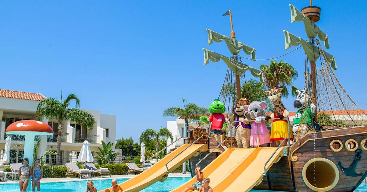 Een foto van het zwembad bij Olympic Lagoon Resort Ayia Napa