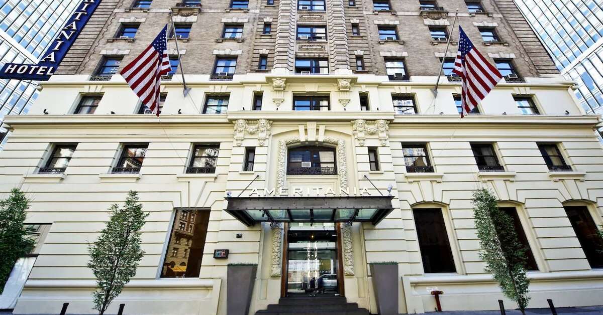 Een foto van de buitenkant van Ameritania Hotel