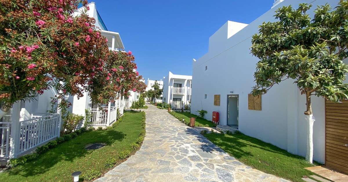 Een foto van de buitenkant van Yalipark Beach Hotel