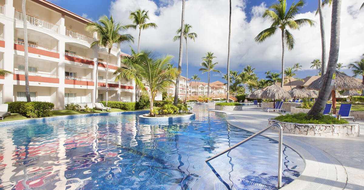 Een foto van het zwembad bij Hotel Majestic Elegance Punta Cana