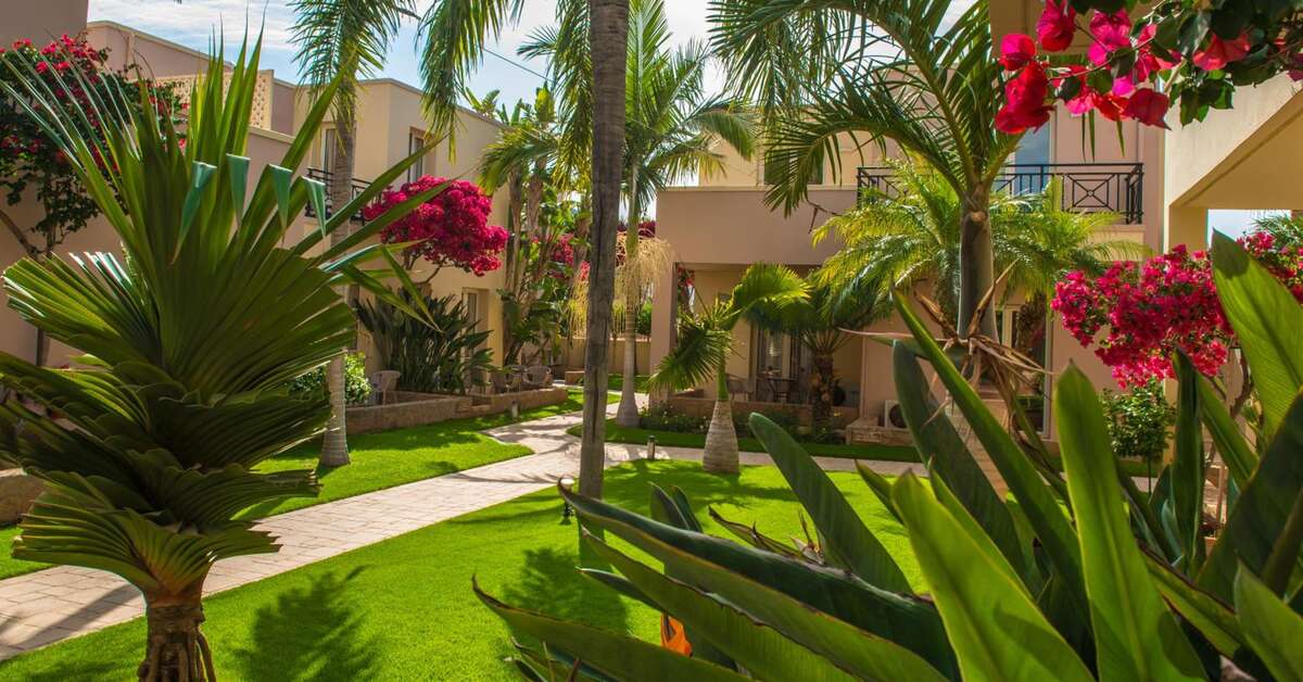 Een foto van het terras bij Danaides Studios & Appartementen