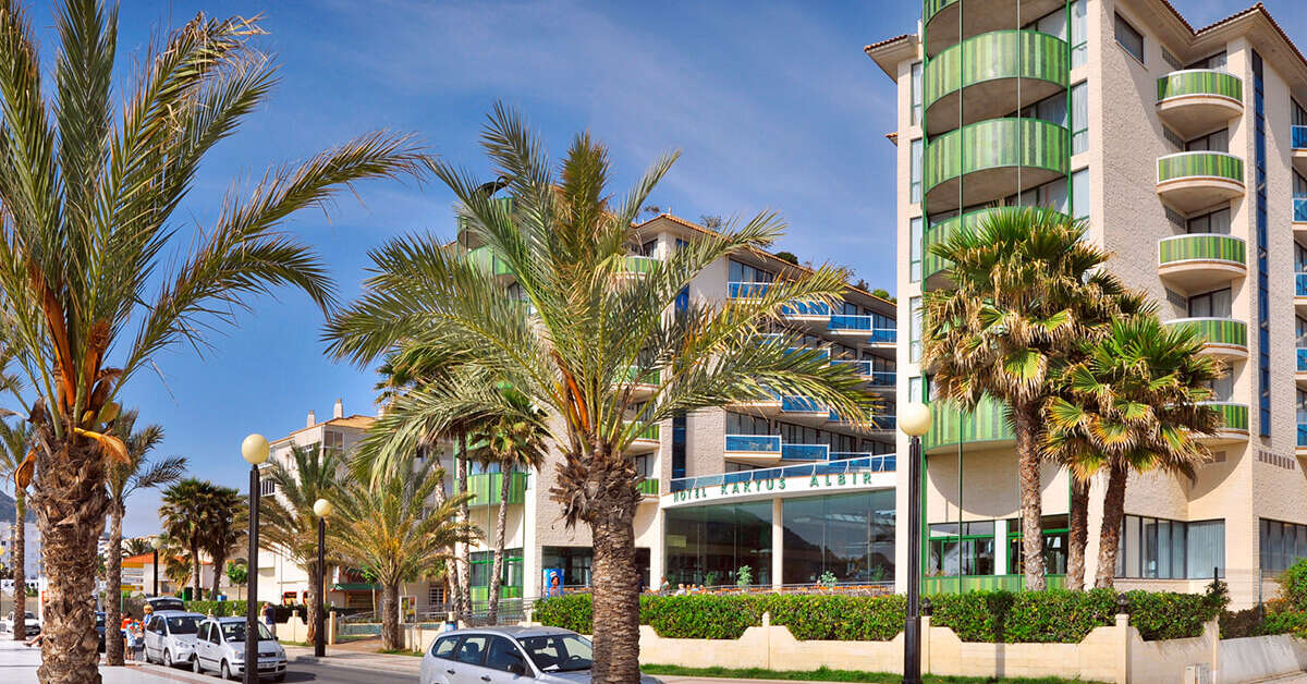 Een foto van de buitenkant van Hotel Kaktus Albir