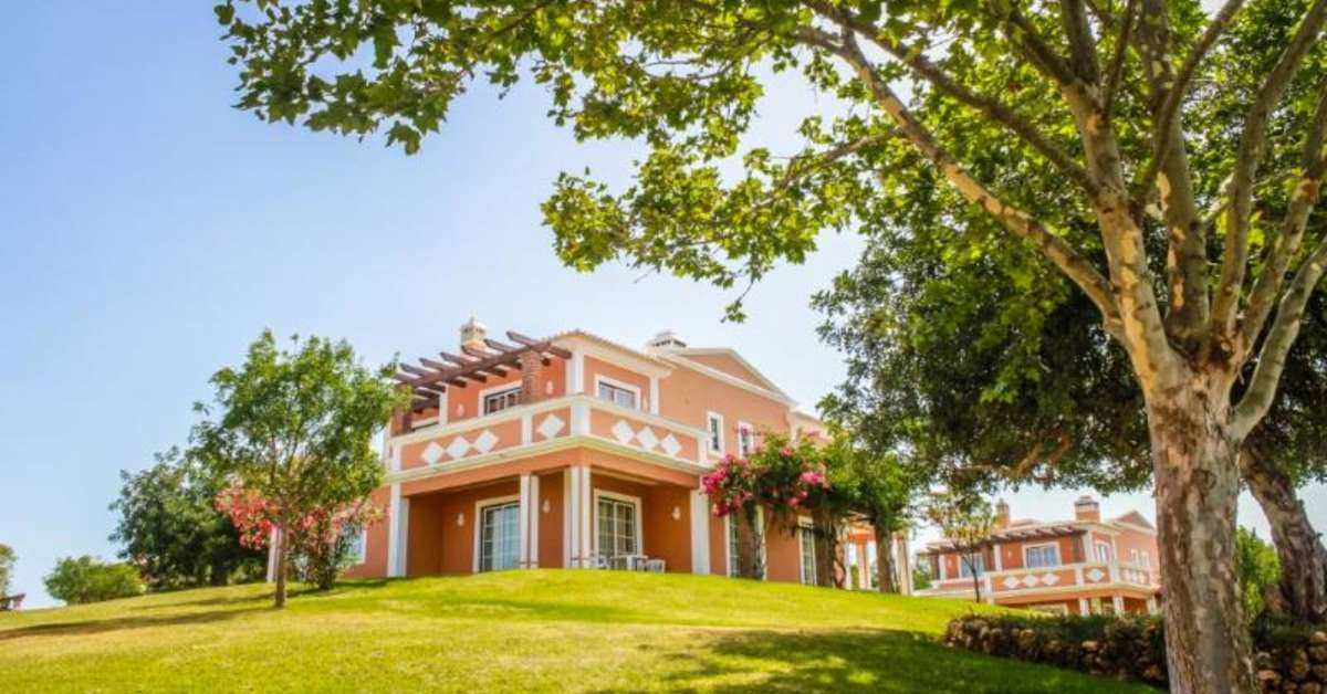 Een foto van de buitenkant van Colina Villas