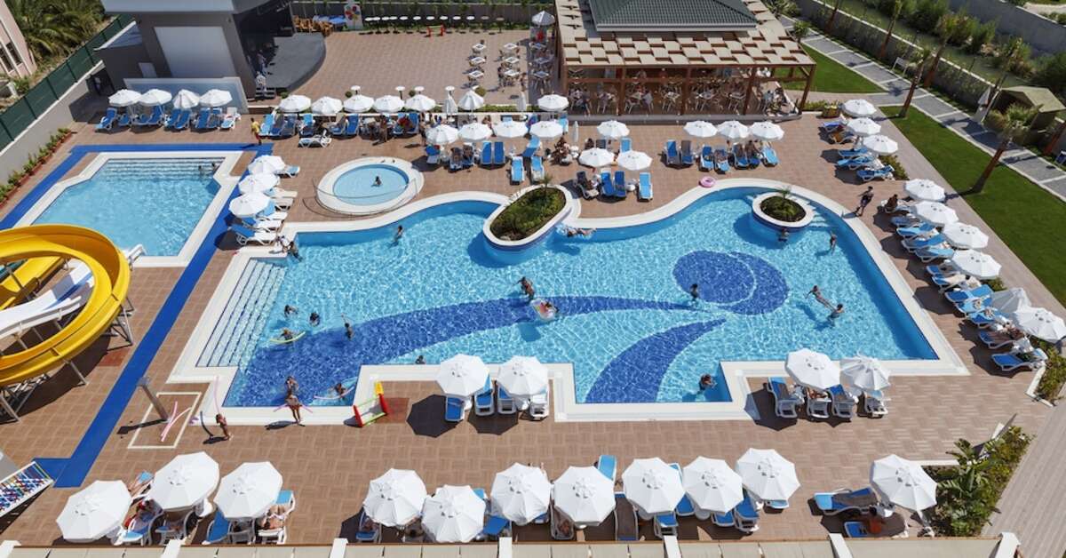 Ein Foto vom Pool im Luna Blanca Resort & Spa