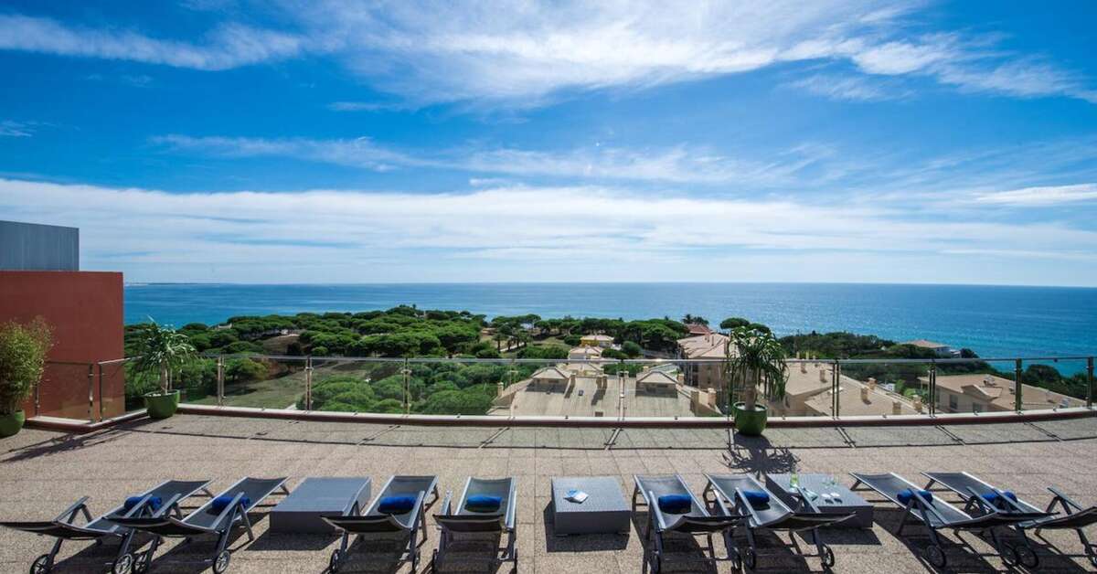 Een foto van het terras bij Aqua Pedra dos Bicos