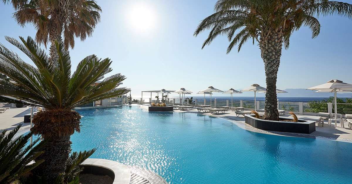 Een foto van het zwembad bij Dimitra Beach Hotel & Suites