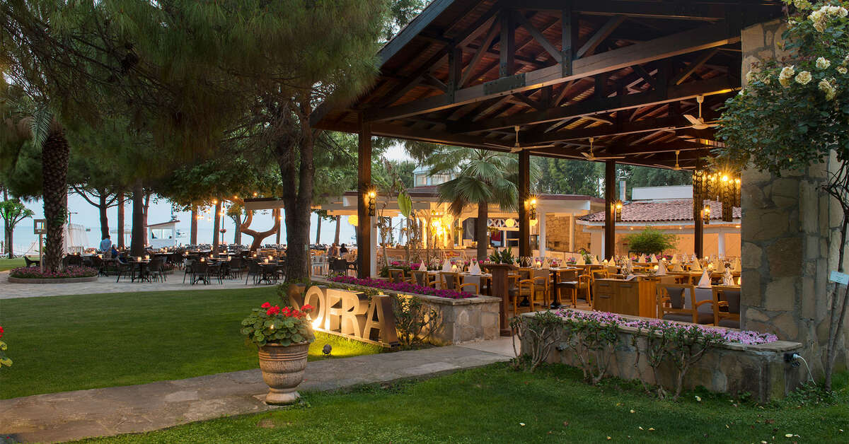 Ein Foto von der Terrasse im Barut Hemera Resort & Spa