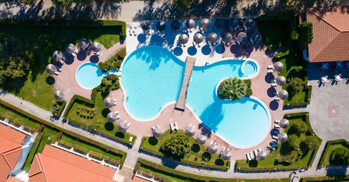 Een foto van het zwembad bij Alexandros Palace Hotel & Suites